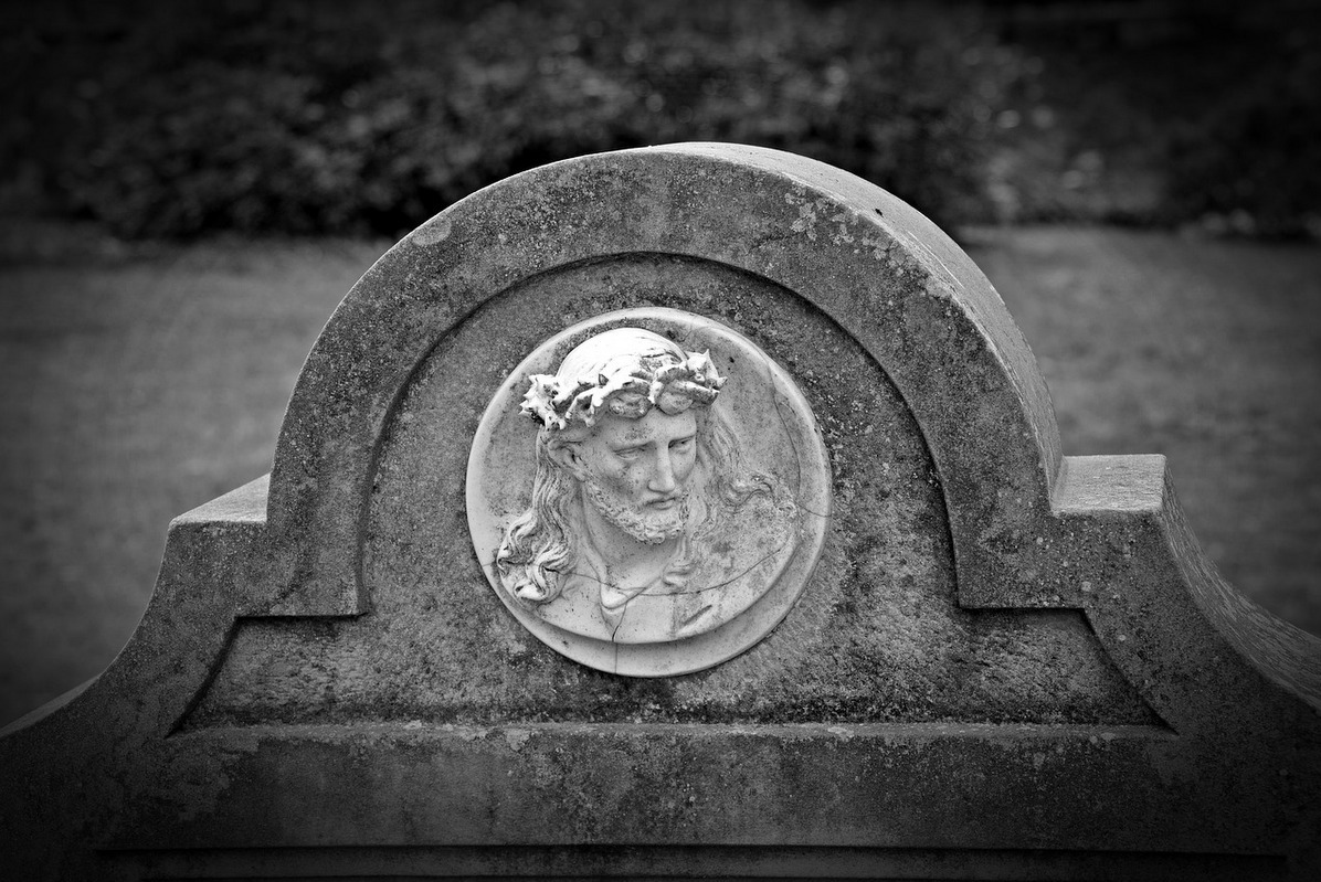 pogrzeb nagrobek cmentarz śmierć - pixabay