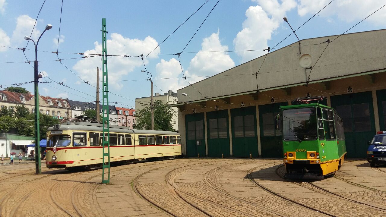 tram - Magdalena Konieczna