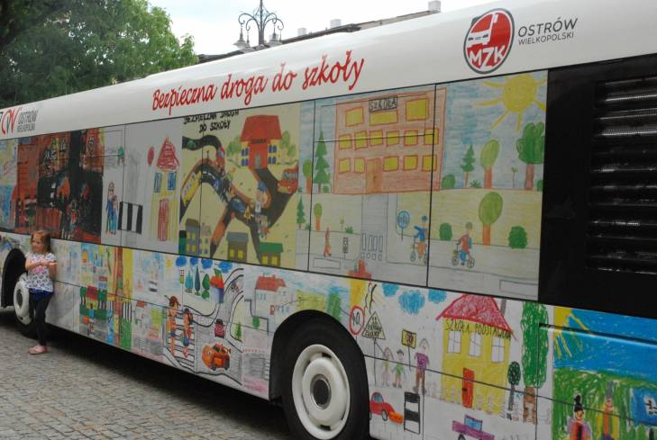 rysunkowy autobus ostrów - infostrow.pl/