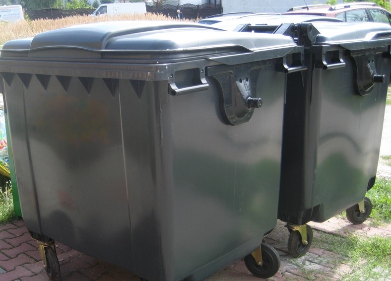 odpady śmietniki śmieci kosze kubły kontenery - Archiwum