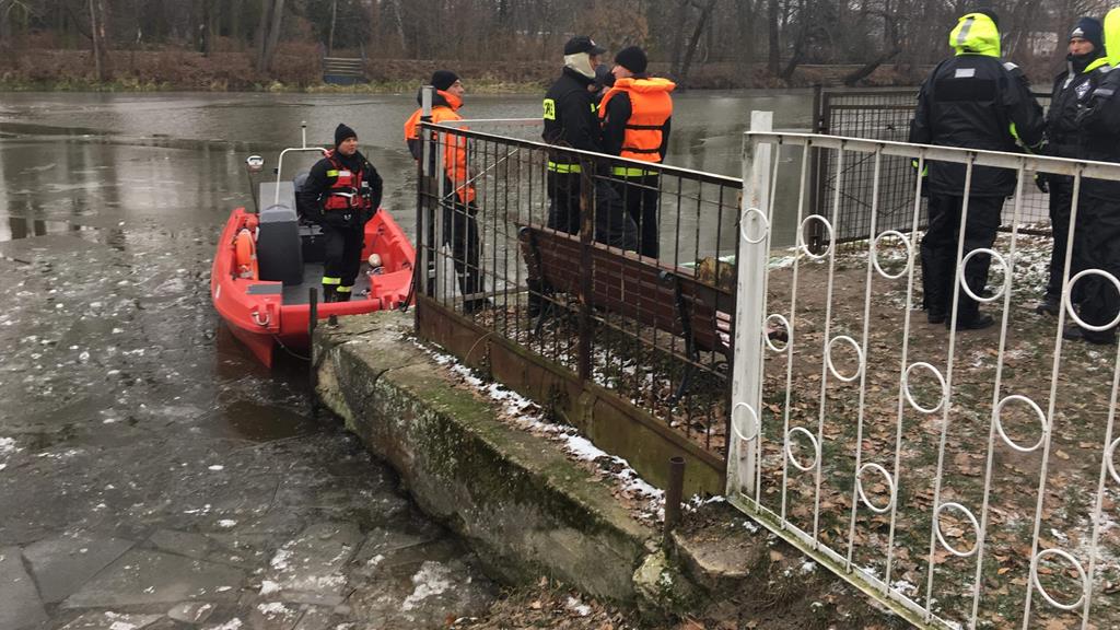 prosna łódź strażacy poszukiwania lód zima - Danuta Synkiewicz - Radio Poznań