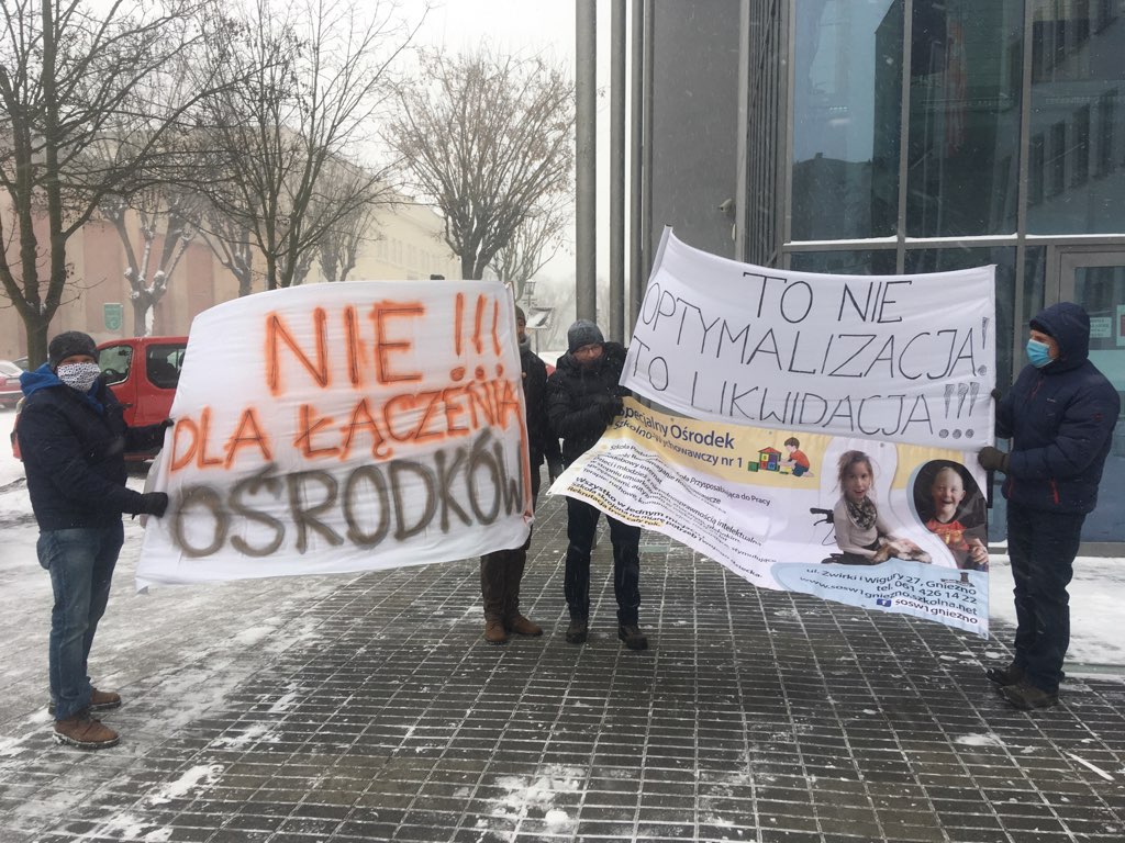 protest wychowawców gniezno - Rafał Muniak