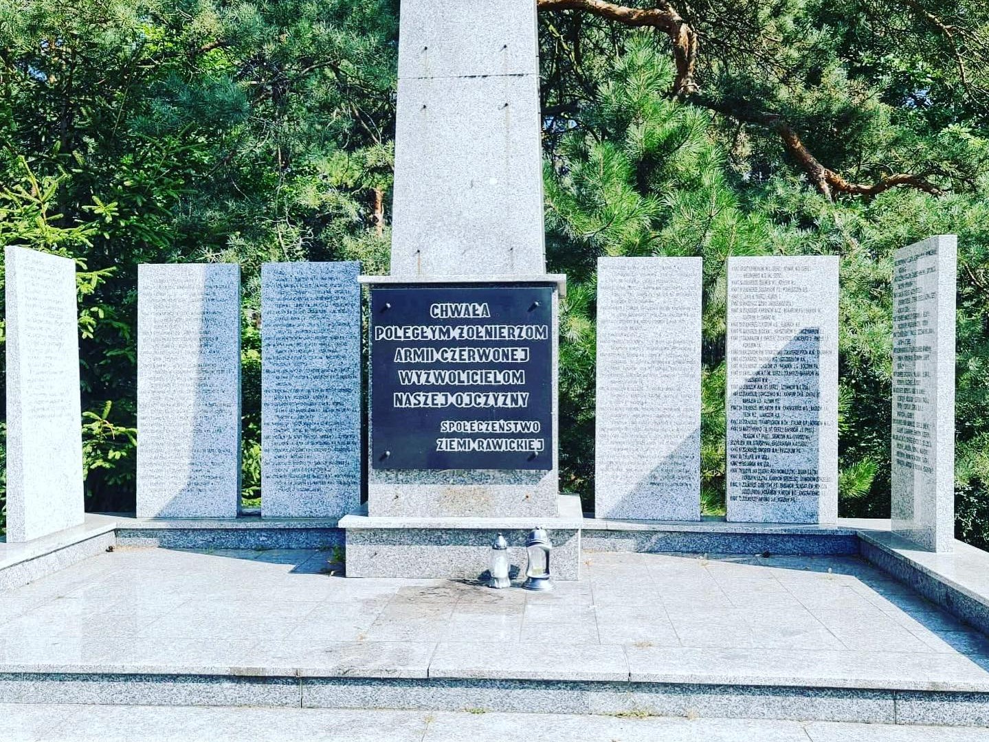 cmentarz żołnierzy armii czerwonej rawicz  - FB: Grzegorz Kubik