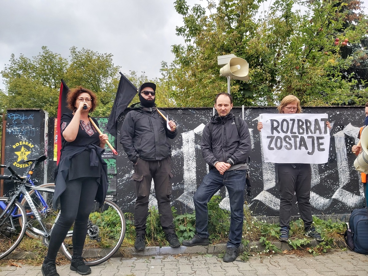 rozbrat zostaje protest - Krzysztof Polasik