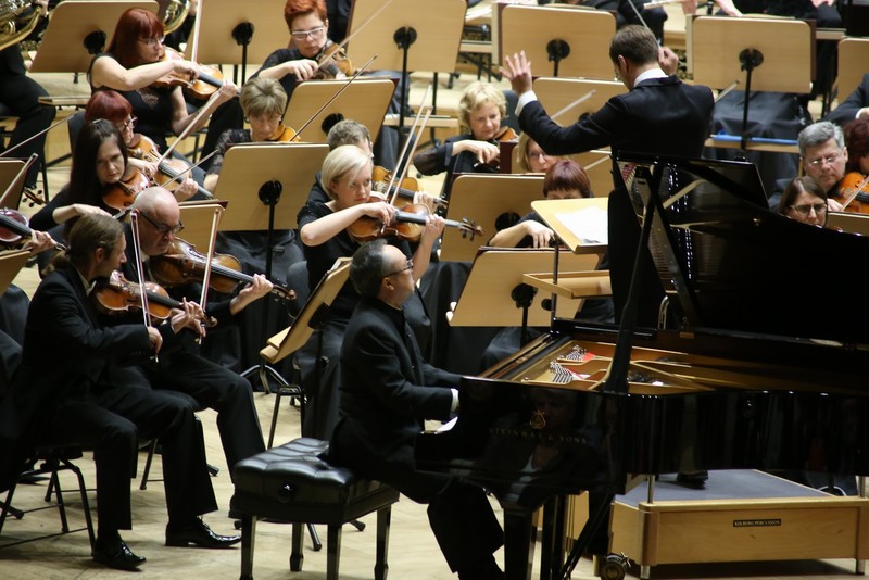 Dang Thai Son - Antoni Hoffmann