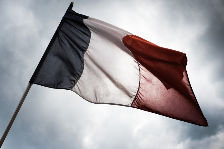 flaga francji ciemna - Radio Merkury - Fotolia.pl