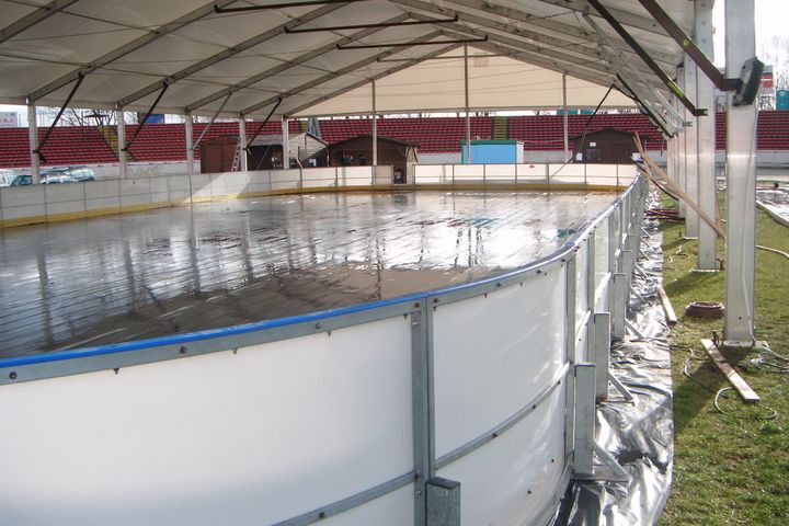 lodowisko w gnieznie mrozi się - Rafał Muniak