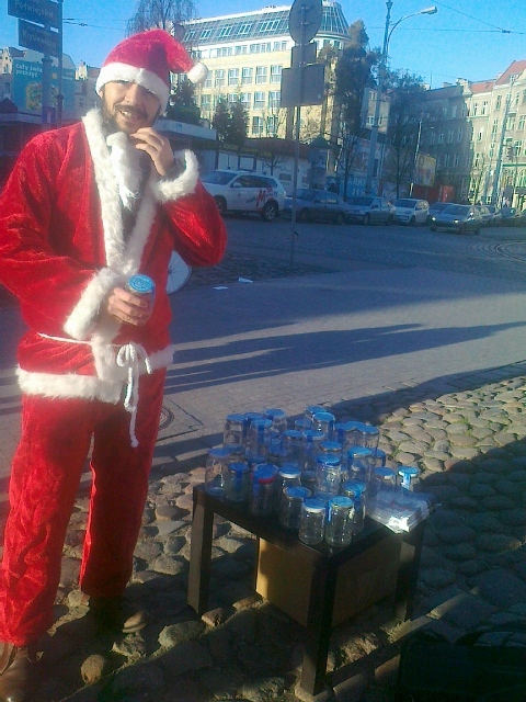 Mikołaj z butelkami - Jacek Kosiak