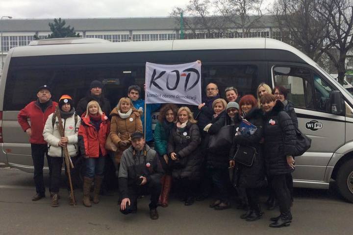 kod jedzie do warszawy - KOD Wielkopolska