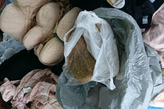 tytoń z bielizną - Policja Rawicz