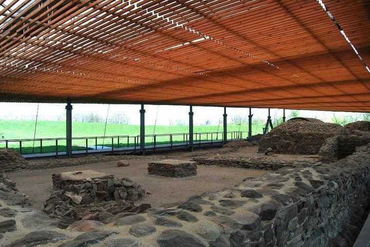 muzeum na ostrowie lednickim palatium - Muzeum Lednica