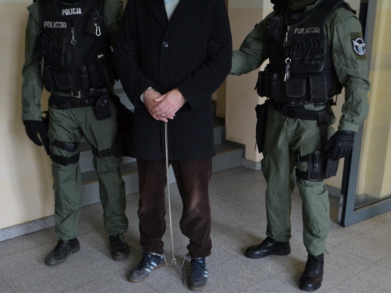 zatrzymany ze swarzędza kajdanki - Policja Poznań