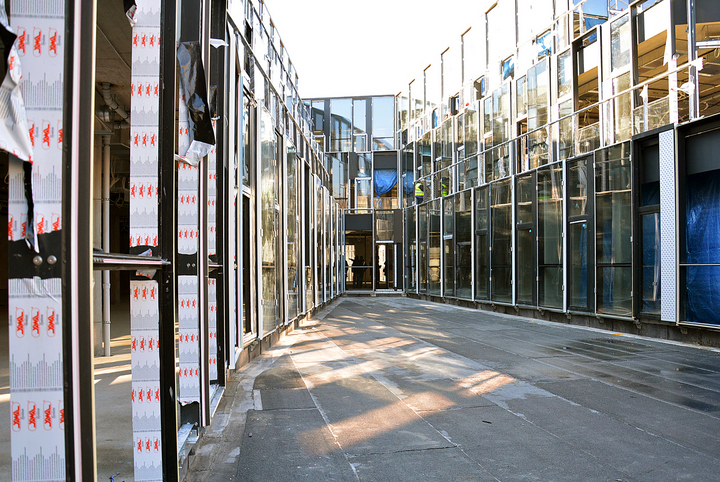 biurowiec za bramką - Urząd Miasta Poznania