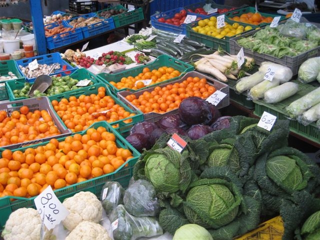 Rynek - targowisko w Pile - Wiesława Pinkowska