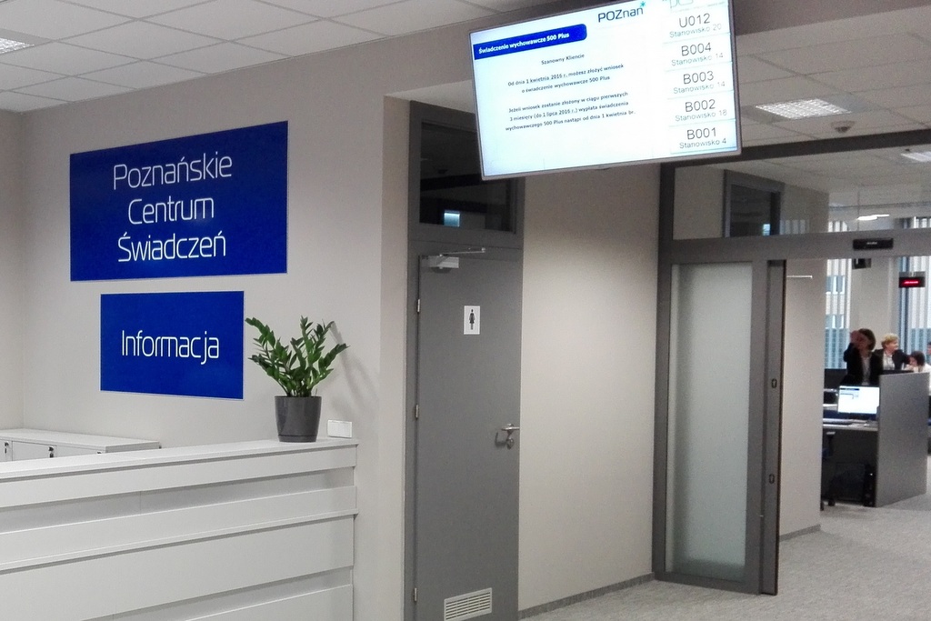 centrum świadczeń 500 plus (2)-001 - Adam Michalkiewicz