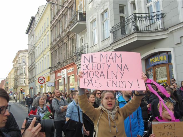 pikieta przed pisem (2) - Magdalena Konieczna