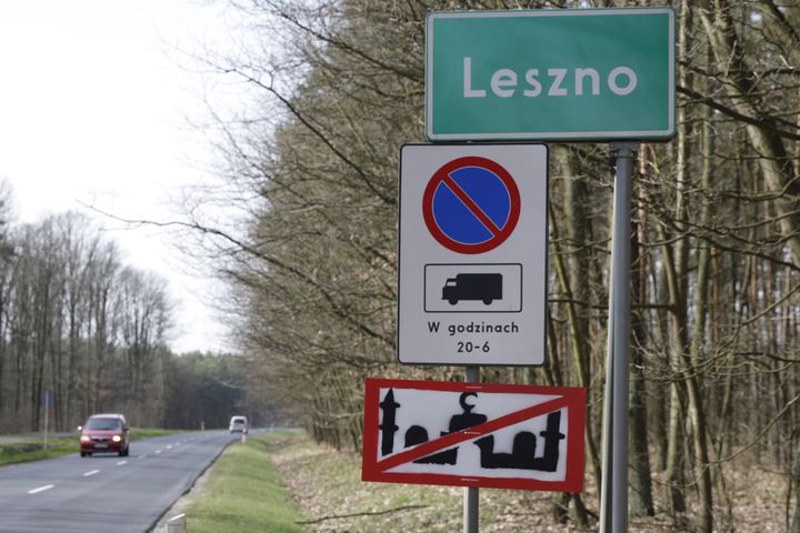 przekreślony meczet znak - Sławomir Skrobała