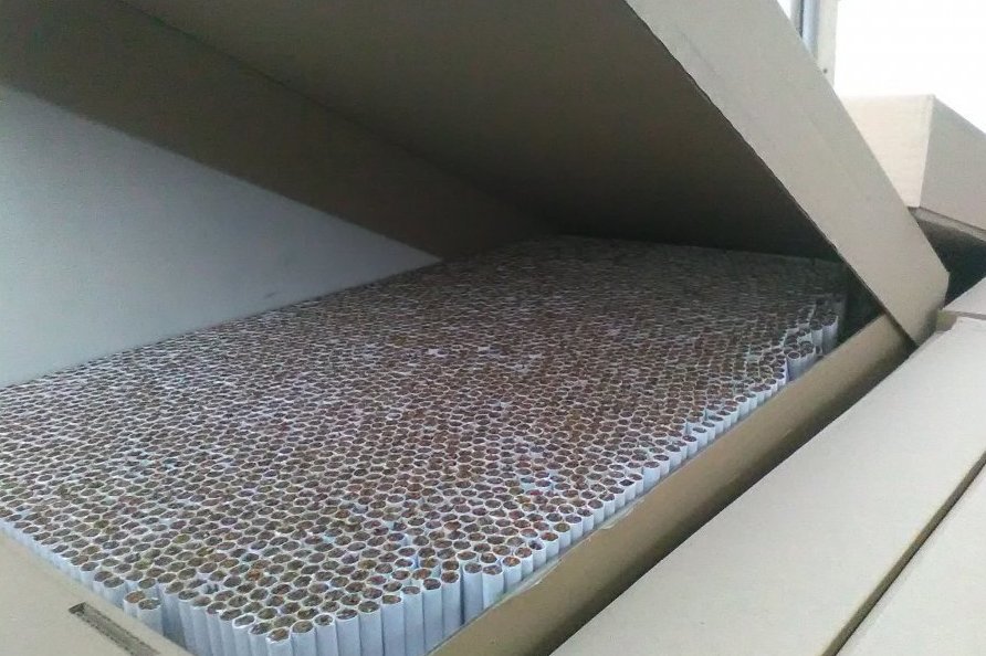 karton nielegalnych papierosów - Policja Kalisz