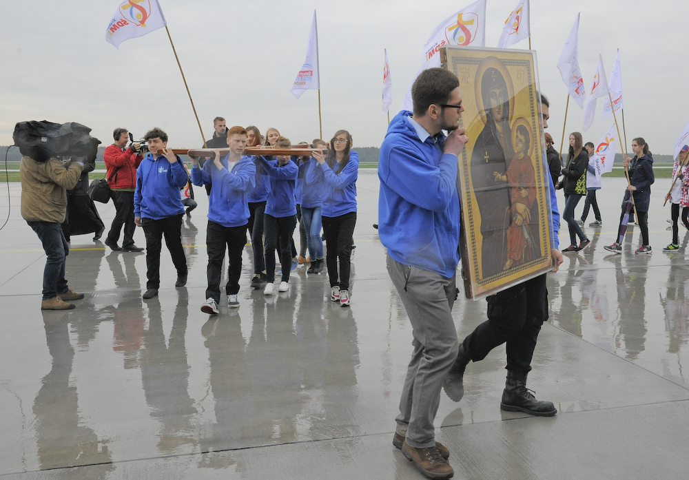 symbole światowe dni młodzieży gniezno - J.Andrzejewski - www.archidiecezja.pl