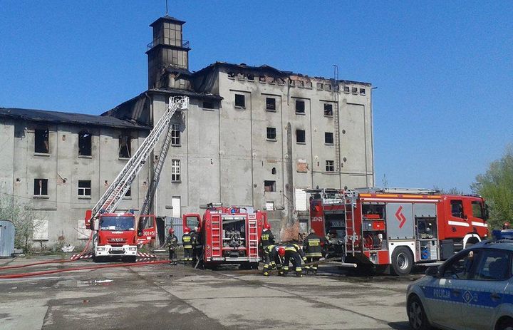 pozar młyna dogaszanie2 - Maciej Kluczka