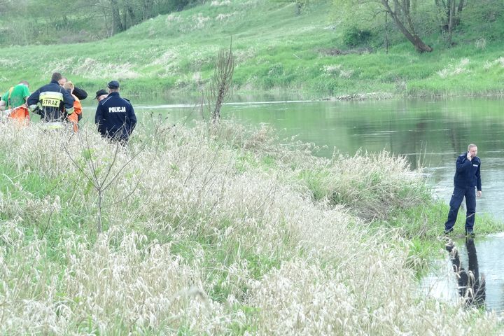 ciało w rzece k. Wronek (4) - Andrzej Ciborski