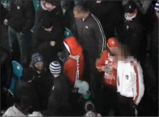 Przepychanka na trybunach - Litar - internet