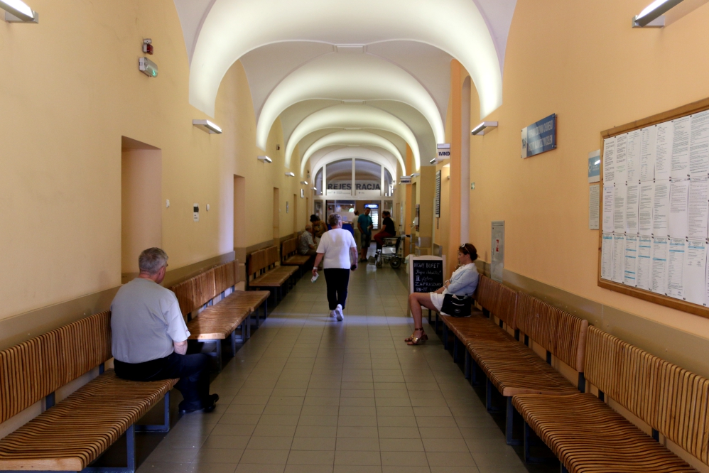 szpital izba przyjec korytarz - Anna Adamczyk