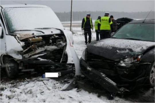 Wypadek pod Chodzieżą, zimą - policja
