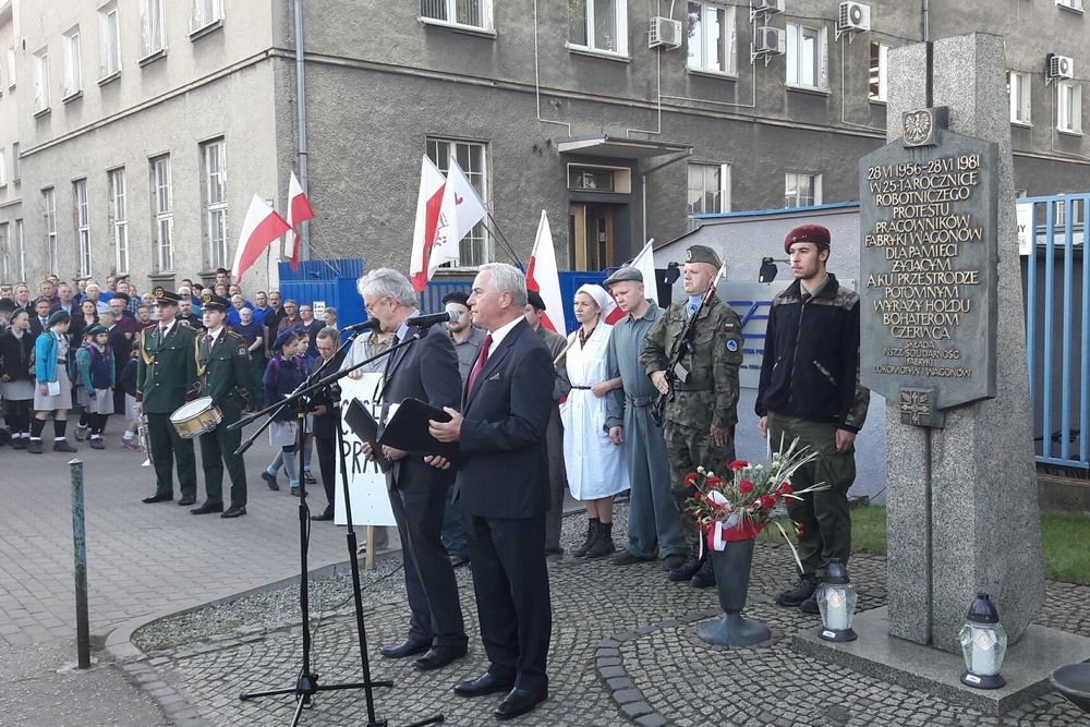 pod bramą cegielskiego1 - Aleksandra Włodarczyk
