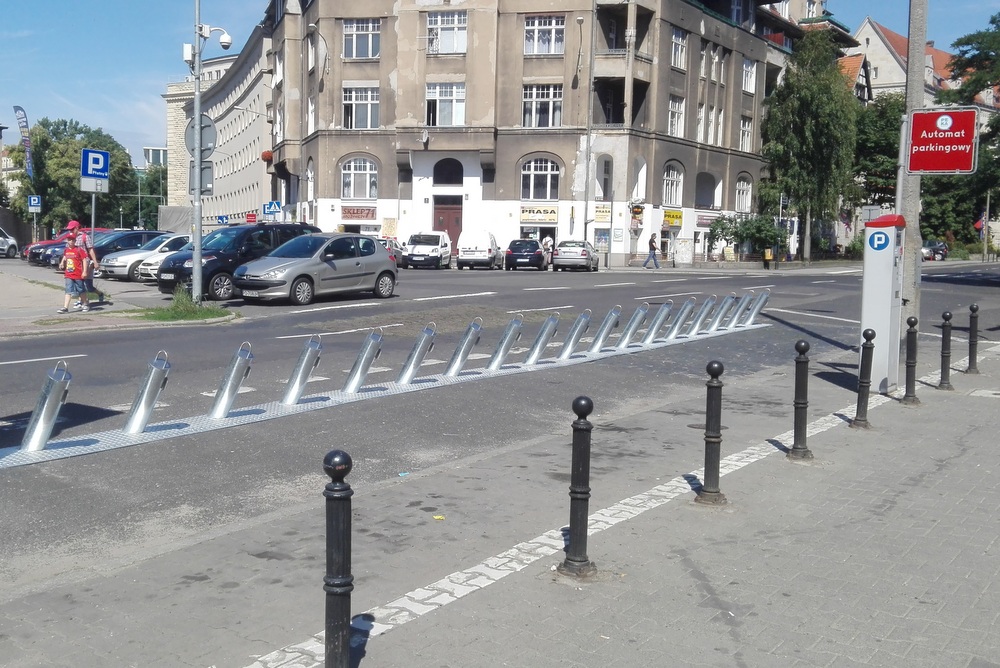 parkingi rowerowe na ulicy - Adam Michalkiewicz