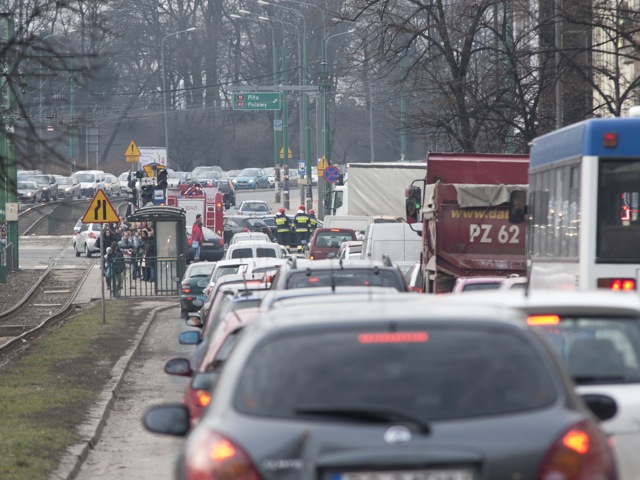 Wypadek samochodowy i korki w mieście - Przemek Modliński