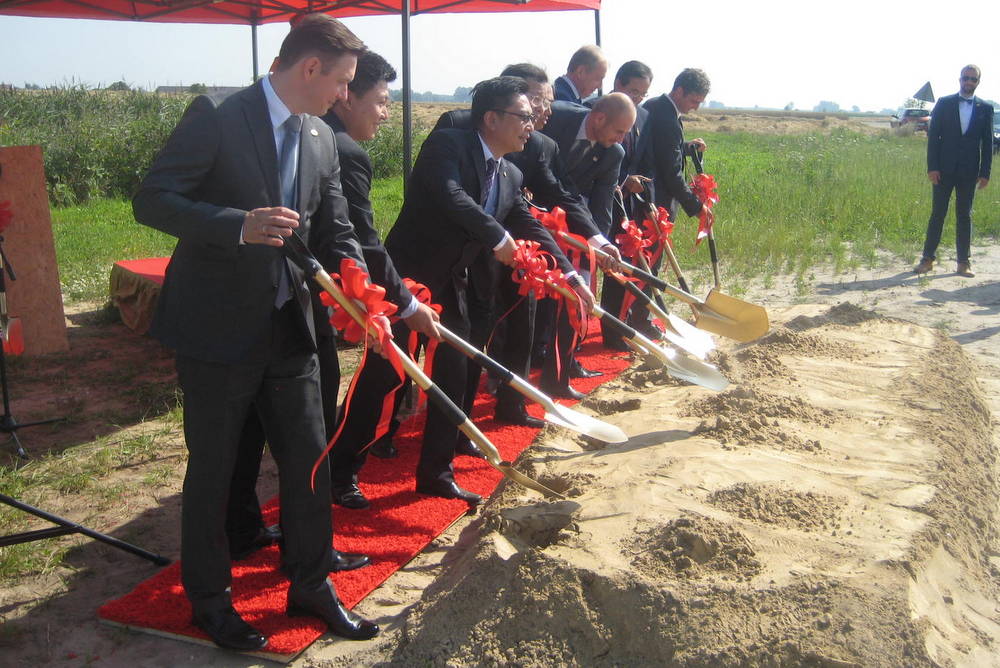 nowa fabryka tajwan kleje - Rafał Muniak