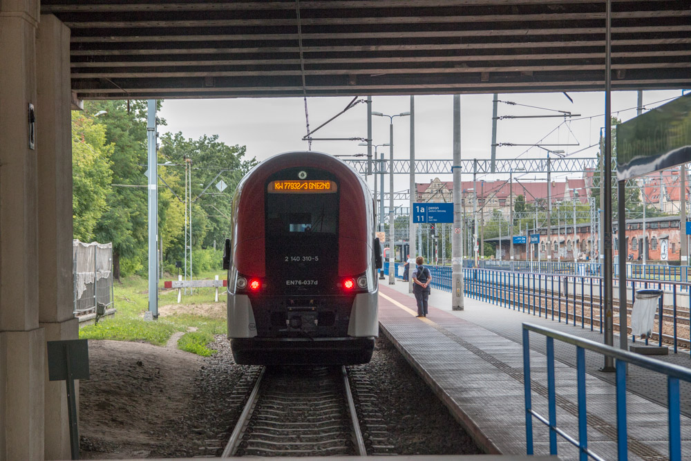 Dworzec PKP Poznań Główny pociąg peron - Anna Adamczyk