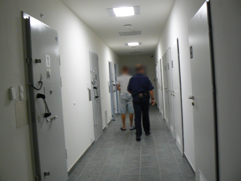 areszt tzw dołek - Policja Poznań