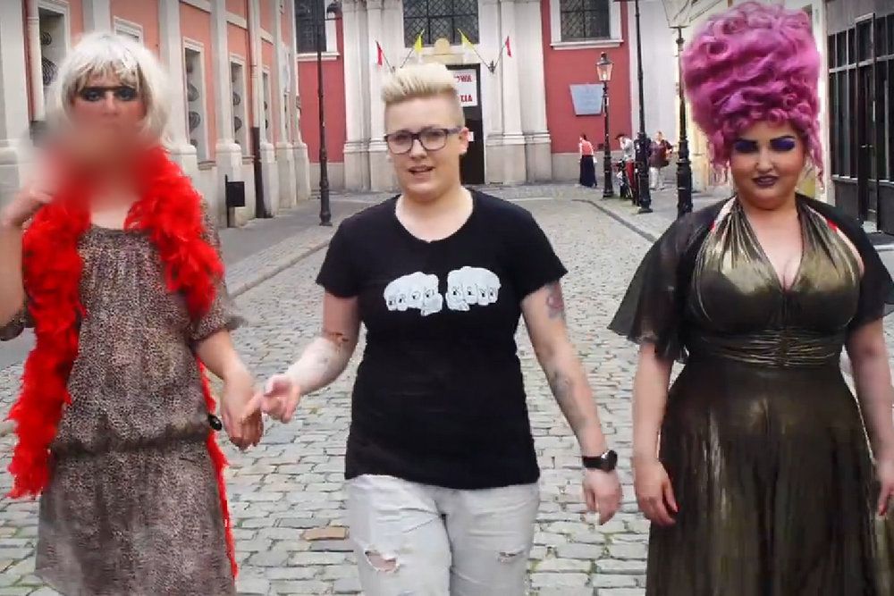 lizak-penis-i-fara-pixel - Stonewall/youtube