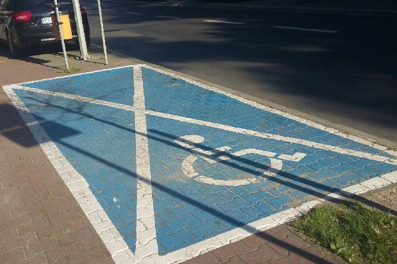 niebieska koperta dla niepełnosprawnych - Szymon Mazur