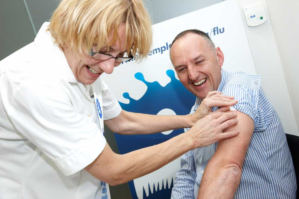 pielęgniarka pobiera krew - flickr.com cc