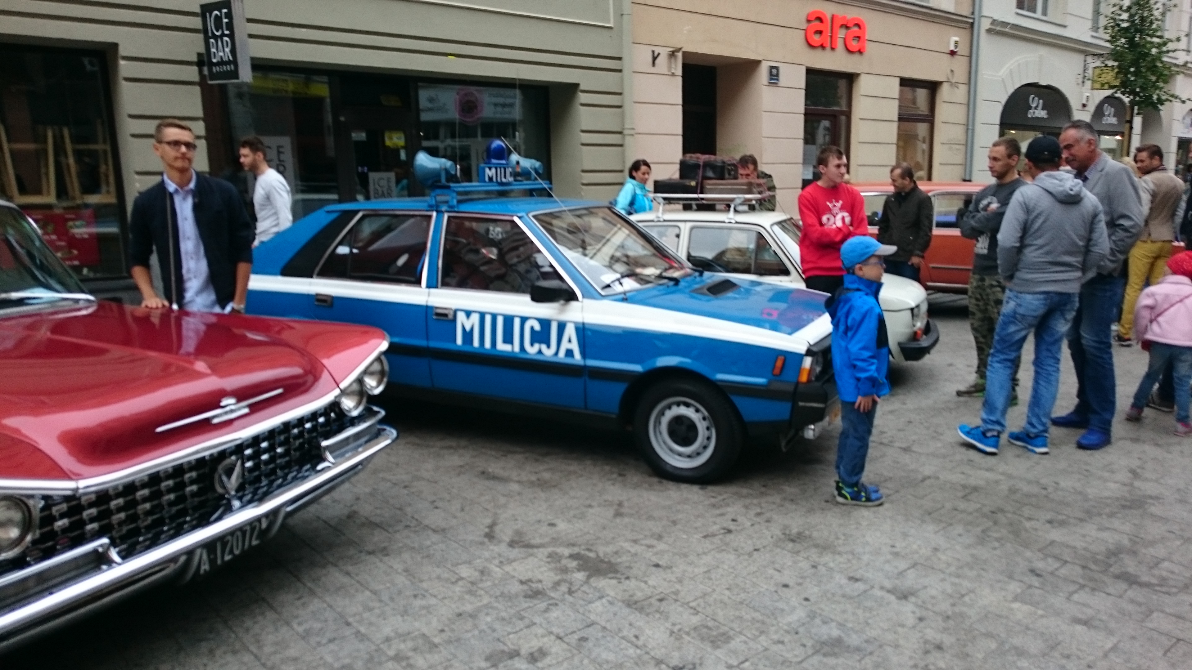 milicyjny radiowóz - Wojciech Chmielewski