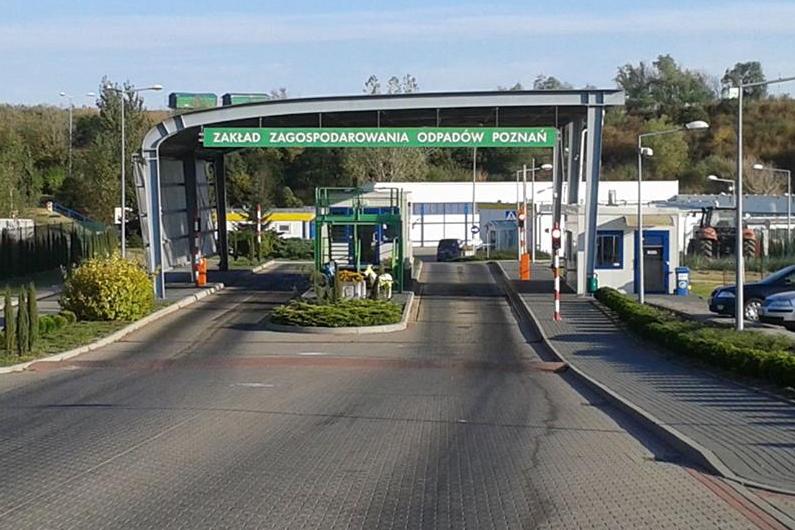 wysypisko śmieci wjazd - Maciej Kluczka