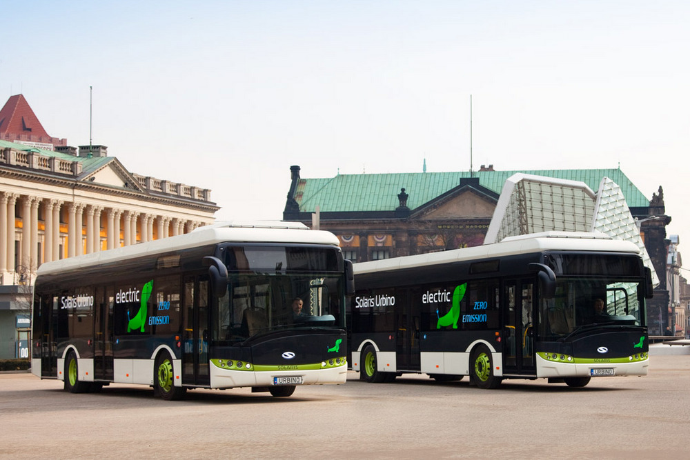 solaris elektryczny na placu - Solaris Bus and Coach