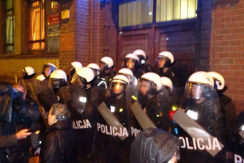 pod komisariatem - Maciej Kluczka