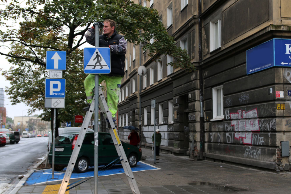 małe znaki tempo 30 drogowe - Anna Adamczyk