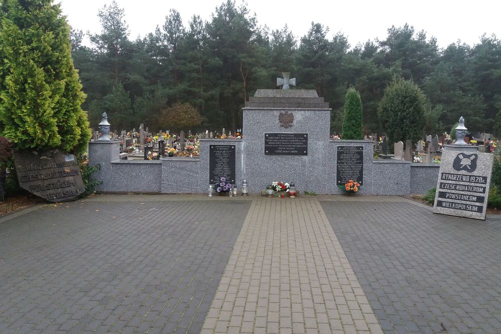 Mogiła Powstańców Wielkopolskich i zamordowanych w 1939 w Rynarzewie