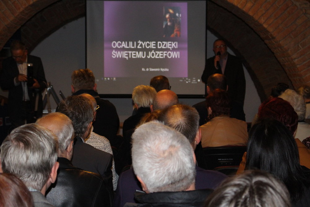 ks korcz - MBP w Lesznie