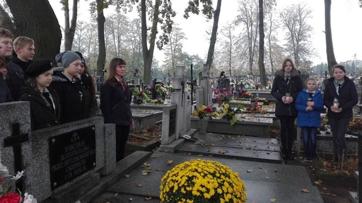 Grób zamordowanych harcerzy w Kościelcu