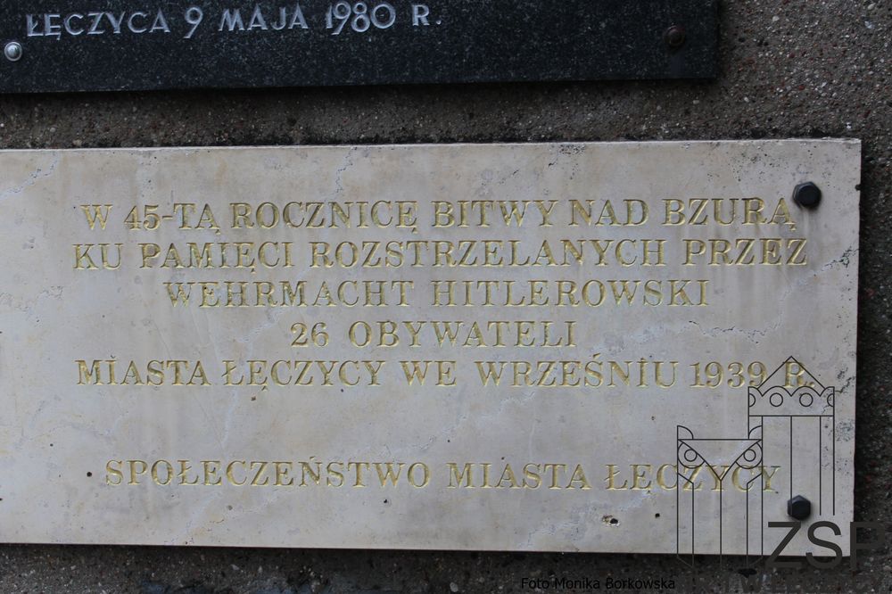 Znicze w Parku Miejskim w Łęczycy