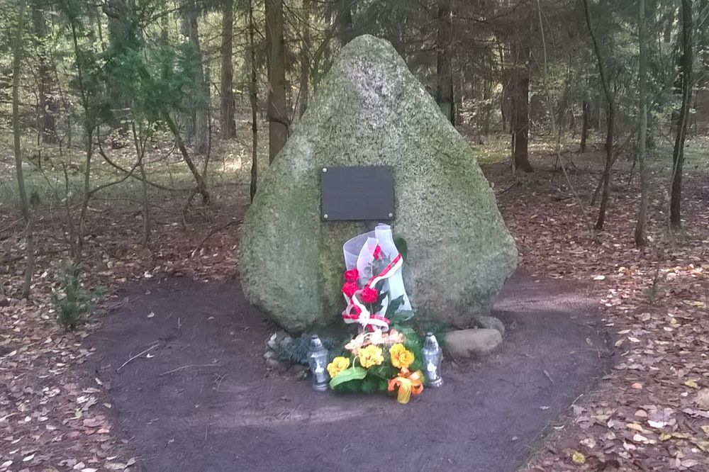 Bronisław - miejsce rozstrzelania nauczyciela Edmunda Plenzlera