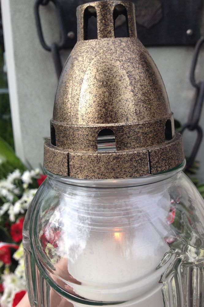 Znicze w Mosinie - Plac 20 Października, cmentarz parafialny