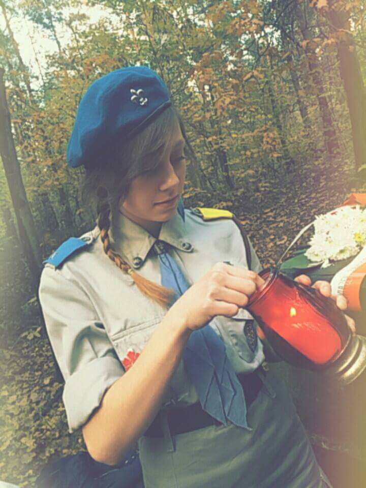 Znicze Pamięci w lesie w Pniowcu