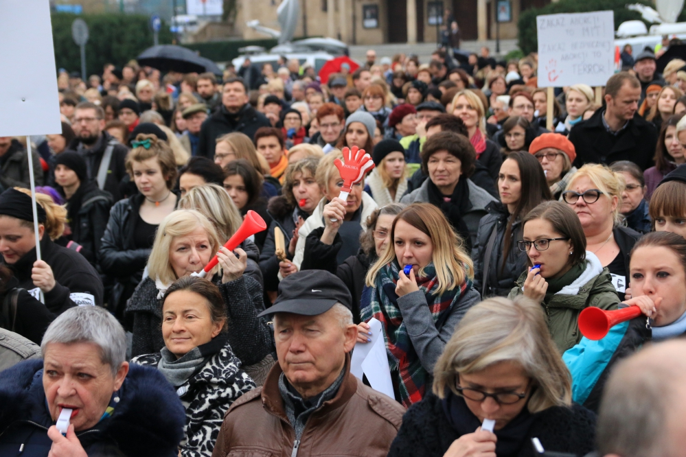 czarny i biały protest - Anna Adamczyk